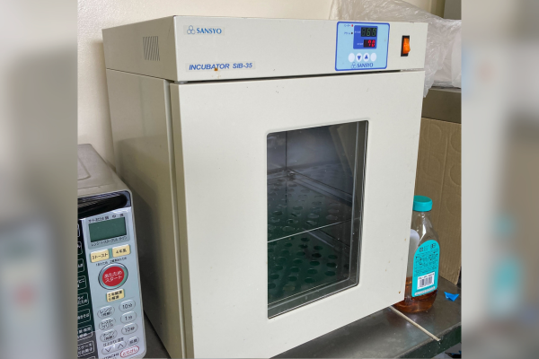 小型インキュベーター（恒湿機）